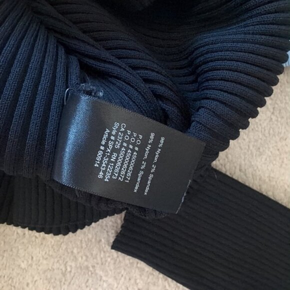 Aritzia Black Crew Neck Sweater - Picture 6 of 7